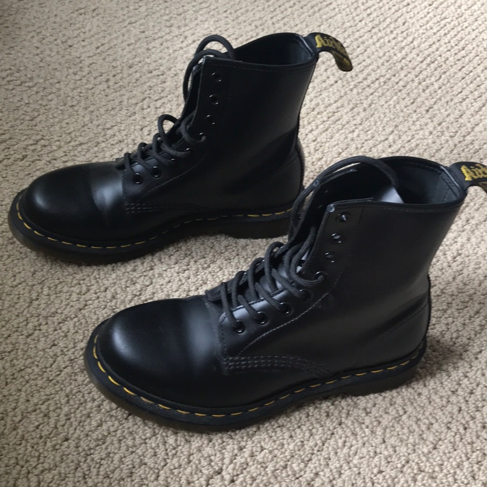 Dr Martens smooth black boots